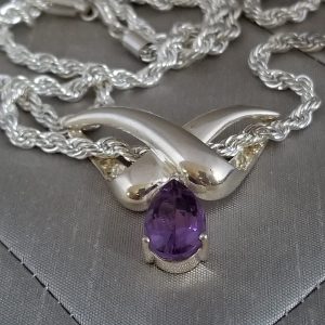 SOLD Amethyst & Sterling Silver Bow Necklace - Image 3